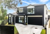 217m2 5 beds (2 ensuites) 3.5 baths house with double garage on 3.4m2 section, 1 ensuite ground floor, minutes from the village, close to the coast, zoned for Blockhouse Bay Primary School, Blockhouse Bay Intermediate, Lynfield College, and St Dominic’s Catholic College, 42 Connell Street, Blockhouse Bay, Auckland