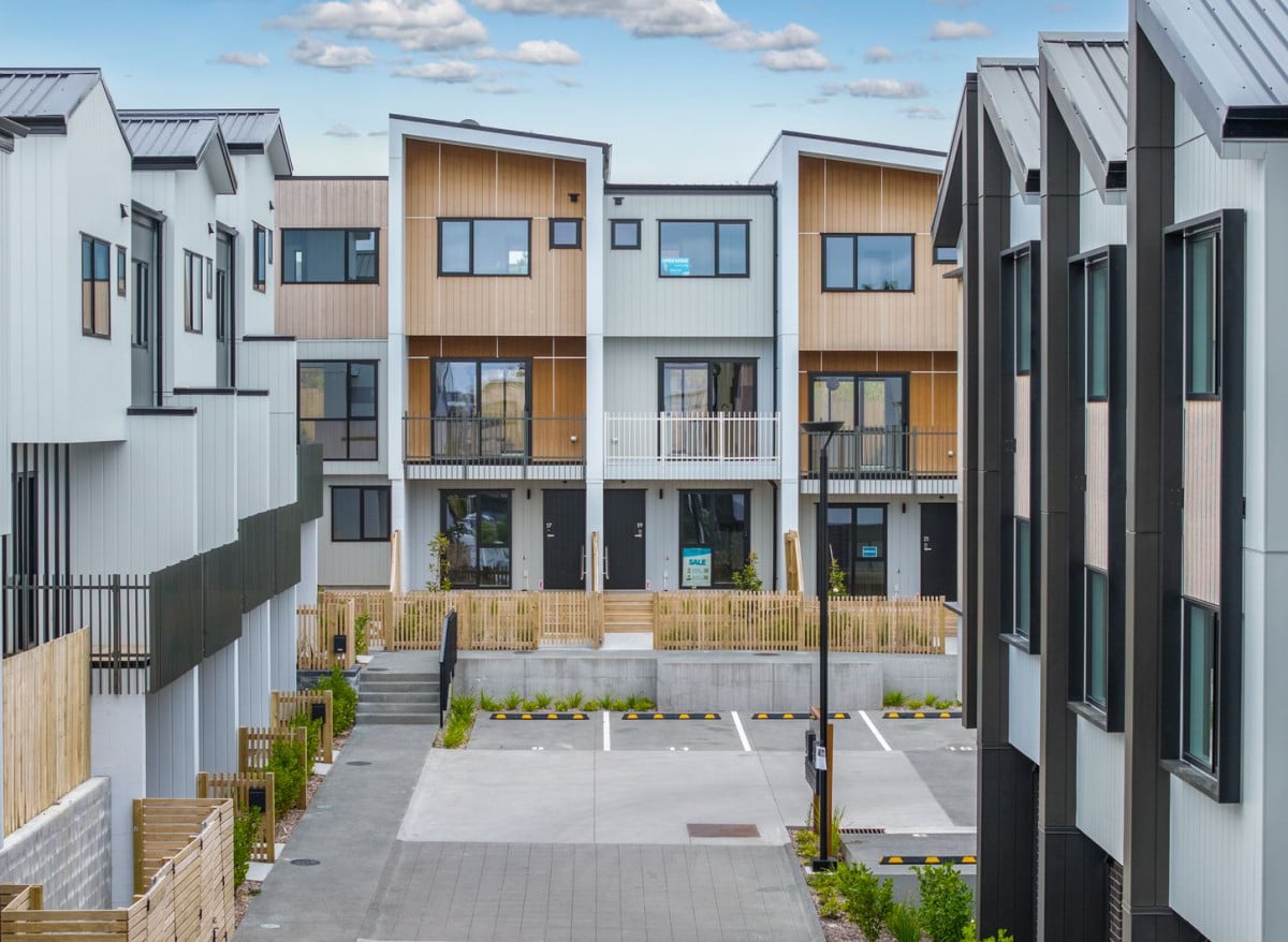 10-Year Master Build Guarantee, 3 beds 2 baths home with garage, m0ve-in ready, Minutes to Sylvia Park (shopping centre, Easy motorway access, Close to parks, schools & local amenities, (2 Bed + Study | 2 Bath | 1 Carpark – From $680,000, 3 Bed | 3 Bath | 1 Carpark – From $795,000, 4 Bed | 2.5 Bath | Garage + OSP – From $900,000,Mount Wellington, Auckland