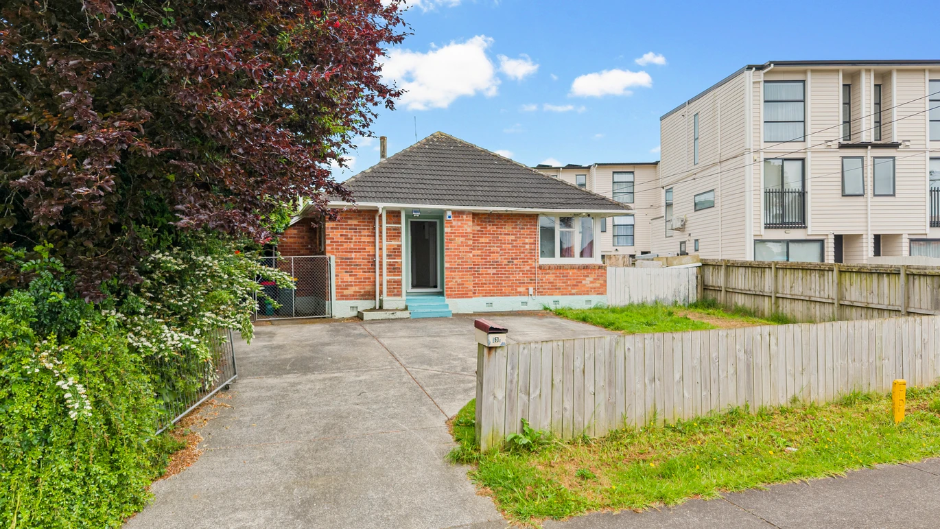 908m2 section with RC Approved 6-Dwelling, 3 beds 1 bath house, Just a short stroll to Queen Street Panmure for shopping, cafés and dining, 3 Kahu Road Panmure, Auckland