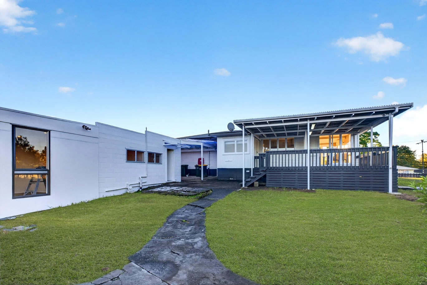 1060m2 section, Refurbished 3 beds 1 bath house, Two utility rooms with their own kitchenette, total 229m² floor area, 28 Cornwall Road, Papatoetoe, Auckland