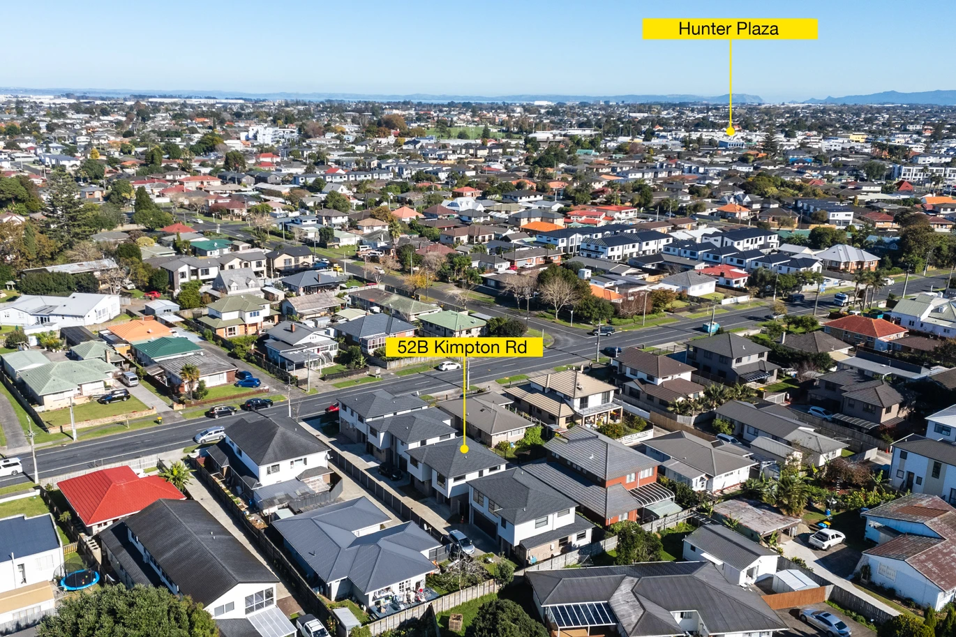 Standalone 4 beds 2.5 baths home with garage, close to schools, shopping centres, parks, easy motorway access, 52B Kimpton Road Papatoetoe, Auckland