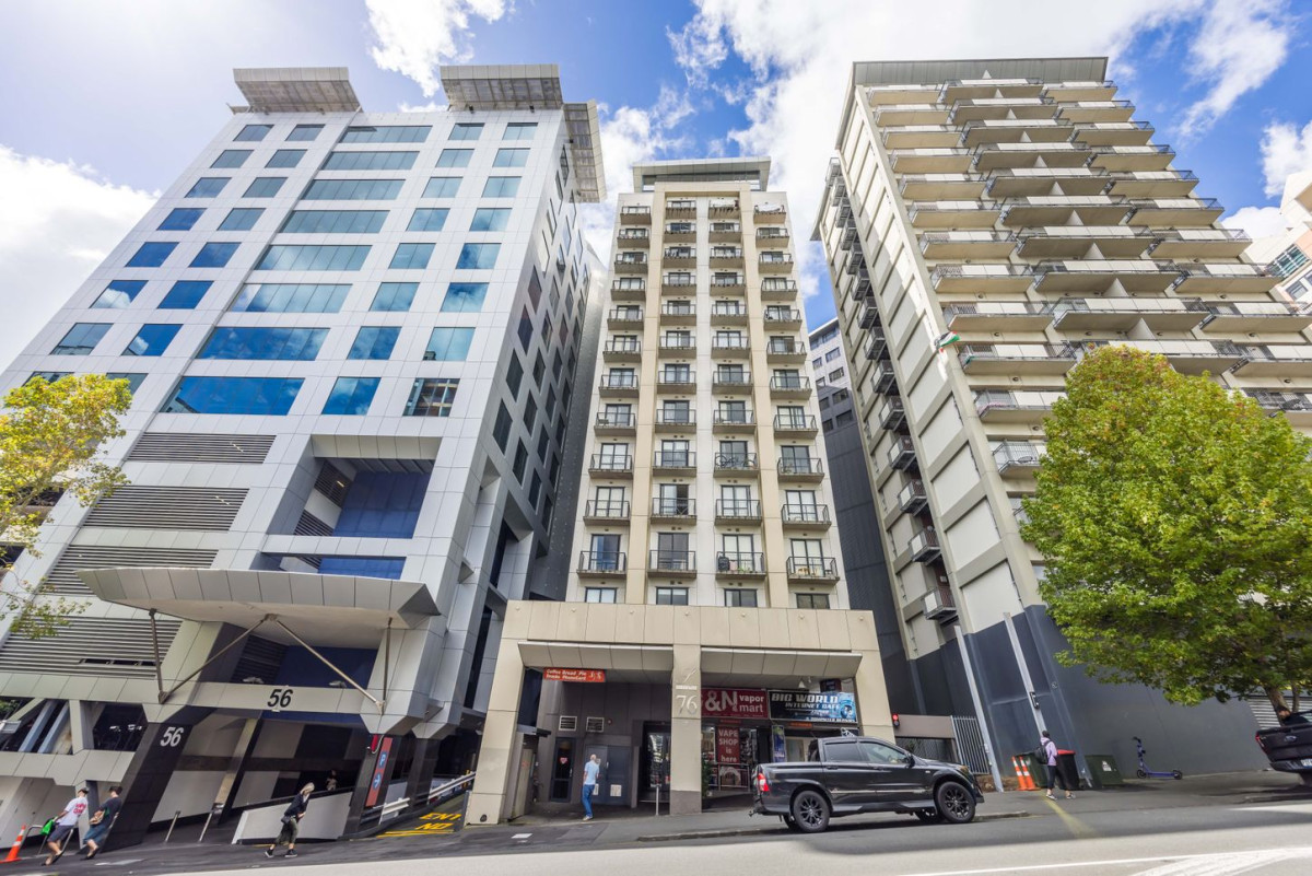 Double Grammar school zone, 33m2 Freehold 1 bed 1 bath apartment, zoned for Auckland Grammar and Auckland Girls Grammar school, 2-minute walk to University of Auckland & AUT, Close to Queen Street, City Library & transport links, 1407/76 Wakefield Street, Auckland Central, Auckland