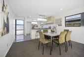 Standalone 4 beds 2.5 baths home with garage, close to schools, shopping centres, parks, easy motorway access, 52B Kimpton Road Papatoetoe, Auckland
