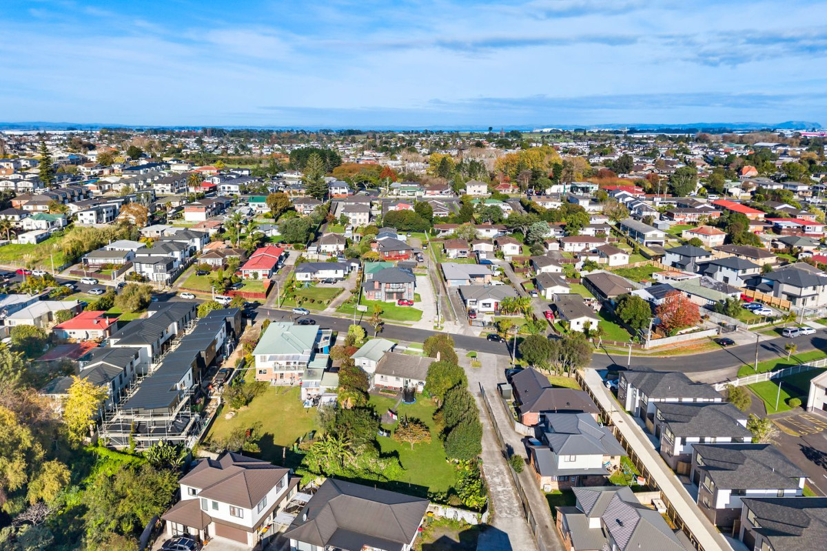 Vender says Sell, 1012m2 section, 3 beds 2 baths house with garage, close to schools, shops, supermarket, train station, In zone for popular Papatoetoe West School, Kedgley Intermediate and Aorere College, 40 Ashlynne Avenue, Papatoetoe, Auckland
