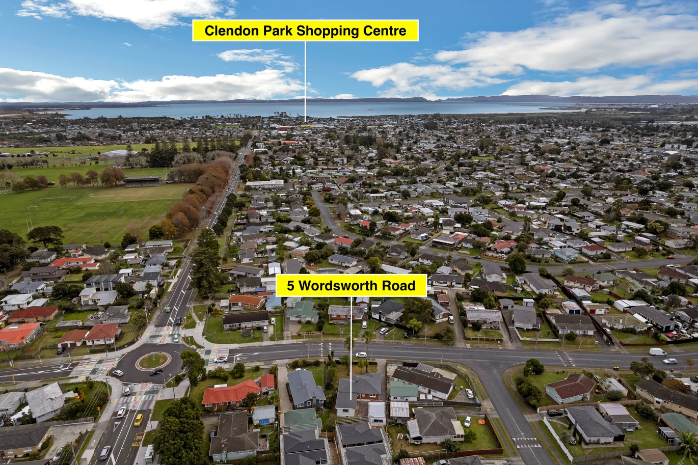 144m2 Renovated, Brick and tile 4 beds 2 baths house with garage on 614m2 section, move-in ready, close to schools, parks, shops supermarkets, 5 Wordsworth Road Manurewa, Auckland