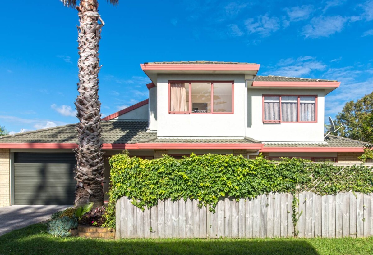 For rent, 3 beds 2 baths house with garage, available 22nd May, 60B Millen Avenue, Pakuranga, Auckland