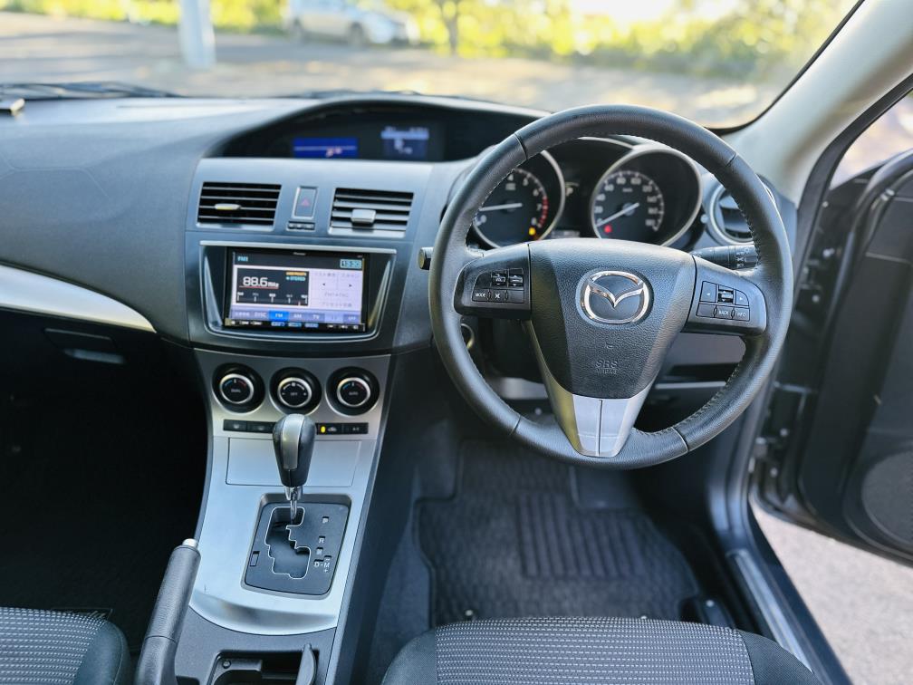 2012 Mazda Axela SPORTS !! Hatchback Tiptronic, Grey, 5 seats, New Import, Petrol, 1,500 cc, 17,565 km