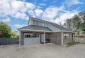 Brick and weatherboard 3 beds 2.5 baths house with garage, within walking distance to the cinema, cafés, shops, restaurants, and other everyday amenities, 112b Edinburgh Street, Pukekohe, Auckland