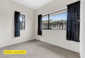 Freehold 754m2 in a Use / Commercial Zone, 300m2 floor area, 4 beds 1 bath house, A high-visibility storefront or office area (2 offices, lounge, kitchenette, toilet), 1 garage space, 2 carport spaces and 5 off street parks, minutes away from major transport links, shopping hubs, and local amenities, 118 Pakuranga Road, Pakuranga, Auckland