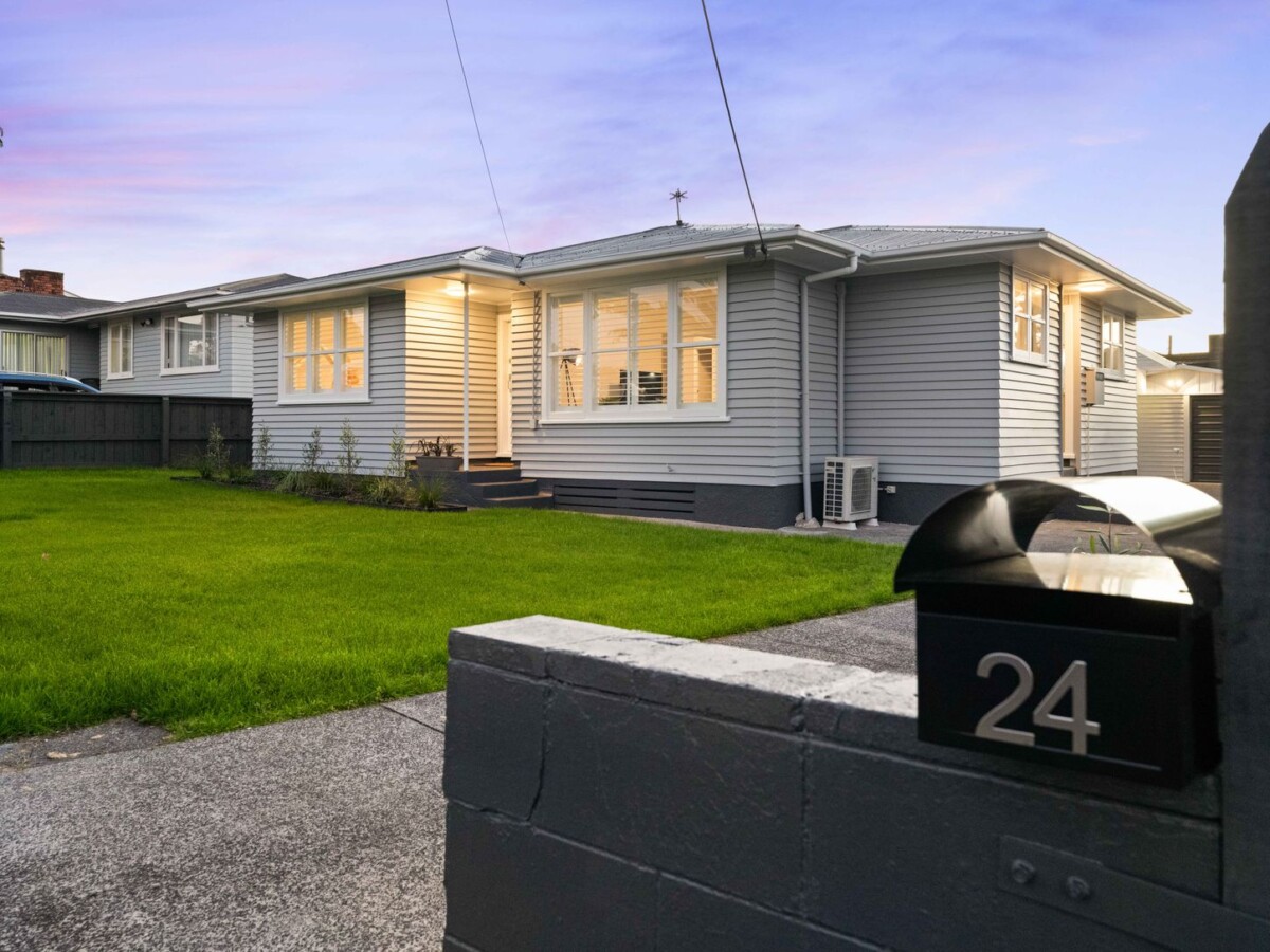 Must sell, Owners moving to Cambridge, Renovated 3 beds 1 bath house with garage on 690m2 section, The location is family-friendly with schooling close by, while still being well connected to transport, shops, 24 Cobham Crescent, Kelston, Auckland