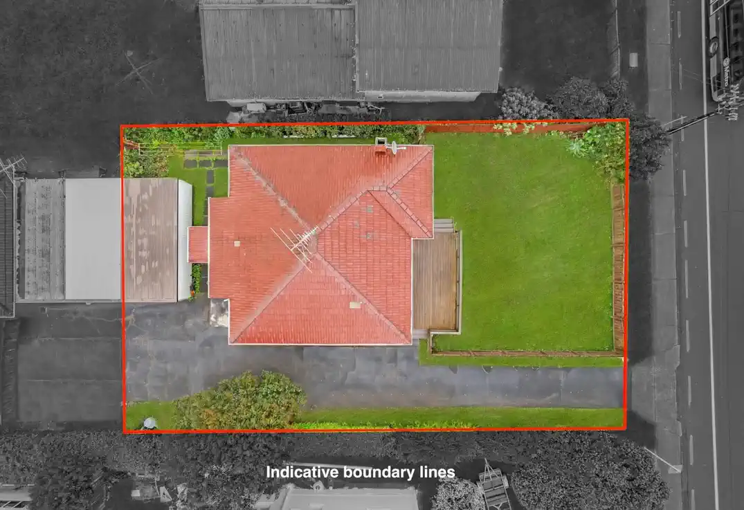 For rent, 2 beds 1 bath house with garage, Available from 28th May, 1/64 Weymouth Road, Manurewa, Auckland