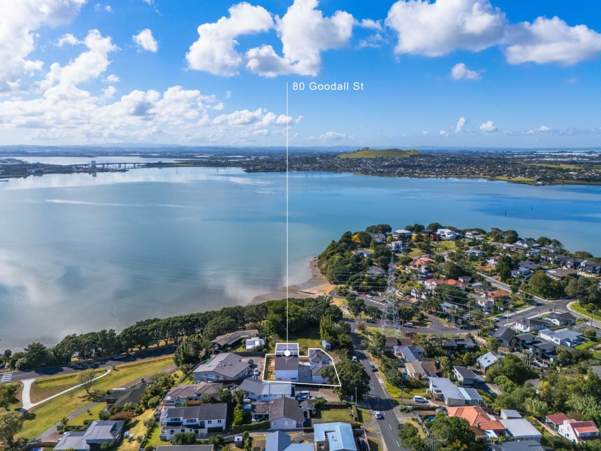 170m2 Sea views 4 beds 3 baths home with double garage, Mere footsteps lead directly to Taylors Bay Beach and scenic coastal reserves, close to schools, Onehunga Mall, Royal Oak shopping centre, zoning of Hillsborough Primary, Waikowhai Intermediate and Onehunga High School, Lot 4/80 Goodall Street, Hillsborough, Auckland