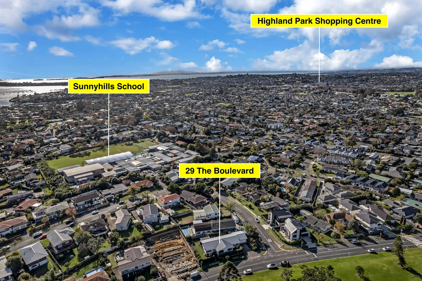 675m2 corner site, Opposite to a Park, 5 beds 3 baths house with double garage, zoned for Sunnyhills School, Farm Cove Intermediate, and Pakuranga College, with both Sunnyhills School and St Kentigern College within walking distance, The owner has obtained the neighbouring property’s consent for stormwater access, 29 The Boulevard Sunnyhills, Auckland