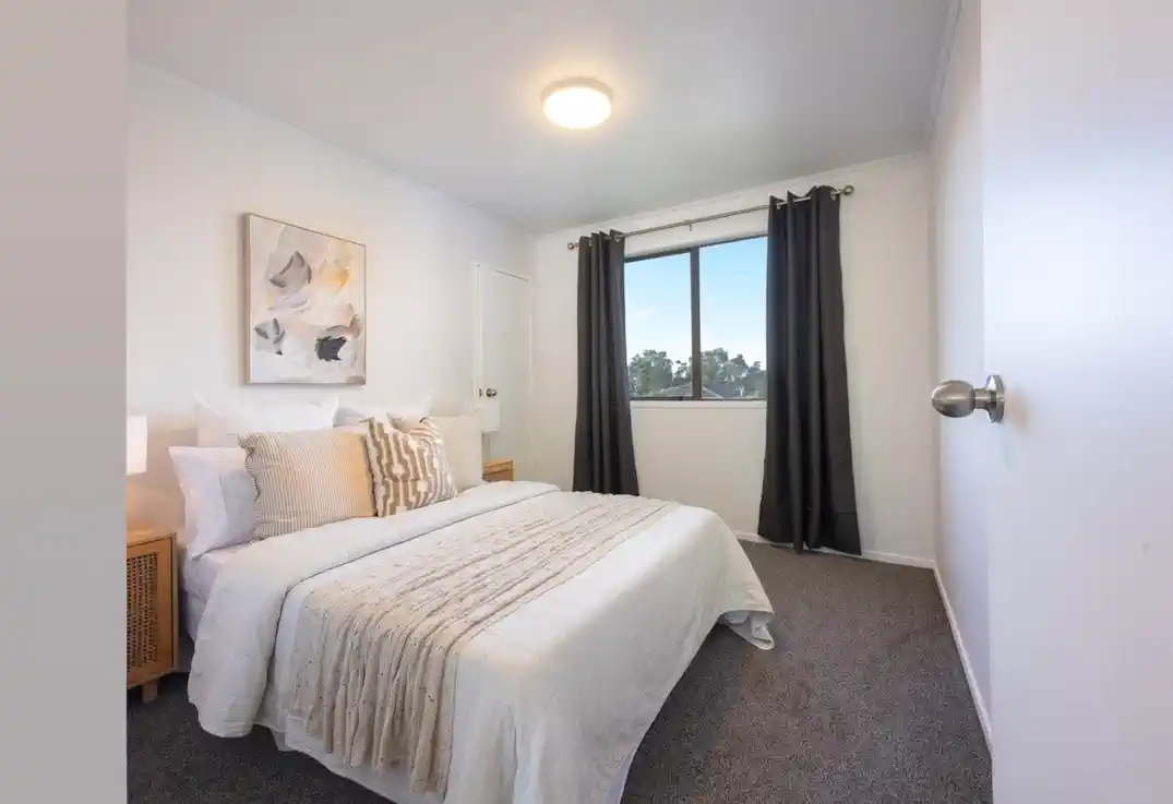 For rent, 3 beds 1 bath house, Available from 12th May, 124 Solar Road, Glen Eden, Auckland