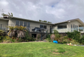 Mortgagee sale, 5 beds 4 baths house with double garage on 8094m2 section, close to Ormiston and Manukau shoppingcentres, motorway access, 378 Redoubt Road, Totara Park, Auckland
