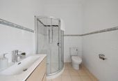 VENDOR NEEDS TO CASH OUT, 180m2 5 beds 2.5 baths house with 3 car parks on 450m2 section, Large decking area, Garden shed for extra storage, close to shops, supermarket, schools, easy motorway access, 80B Wallace Road, Papatoetoe, Auckland