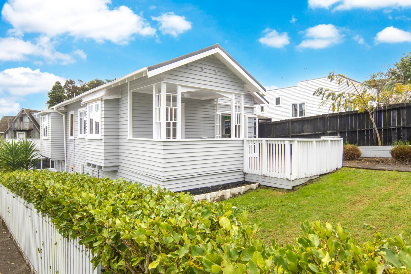 Sea views, Next to a seaside reserve, 123m2 3 beds 2 baths house with double garage, zoned for Blockhouse Bay School, Blockhouse Bay Intermediate, Lynfield College, and Green Bay High School, 51 Taunton Terrace, Blockhouse Bay, Auckland