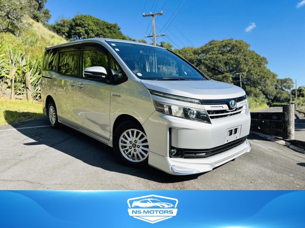 2014 Toyota Voxy HYBRID !! HIGH SPEC !! Van Tiptronic, 7 seats, New Import, Hybrid, 1,800 cc, 99,737 km