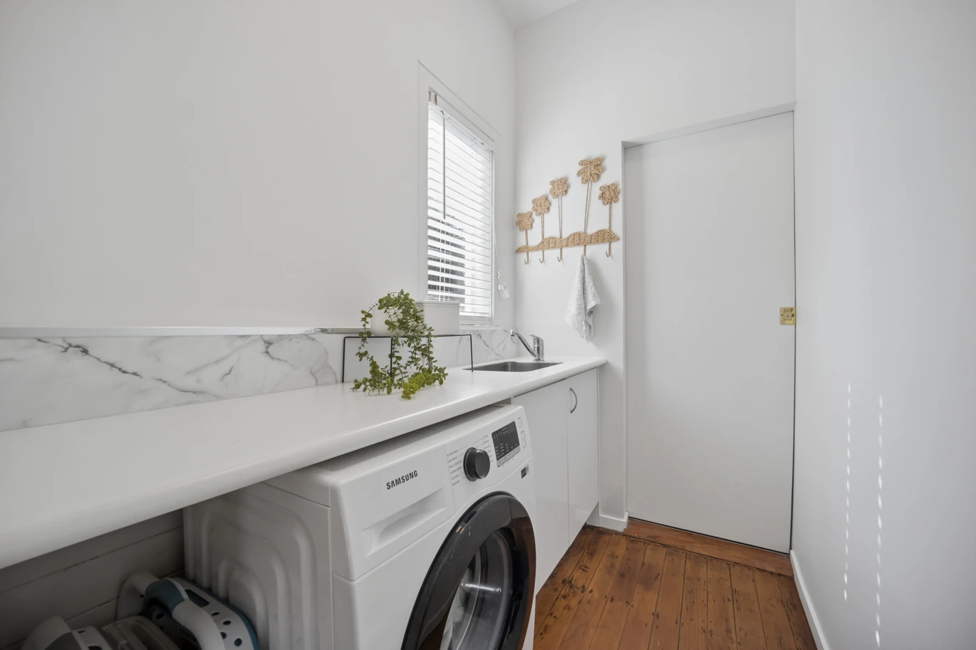 Move–in ready, Renovated 3 beds 1.5 bath house on 468m2 section, Royal Oak shopping centre and Three Kings Woolworths are close by. Iconic Monte Cecilia Park and One Tree Hill are nearby, easy motorway access, 1A Vagus Place, Royal Oak, Auckland