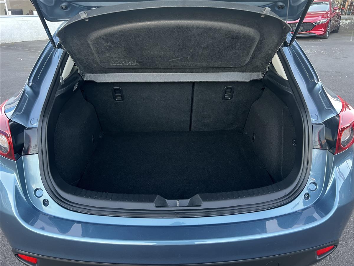 2015 Mazda Axela Hatchback Automatic, 5 seats, New Import, Petrol, 1,490 cc, 51,886 km