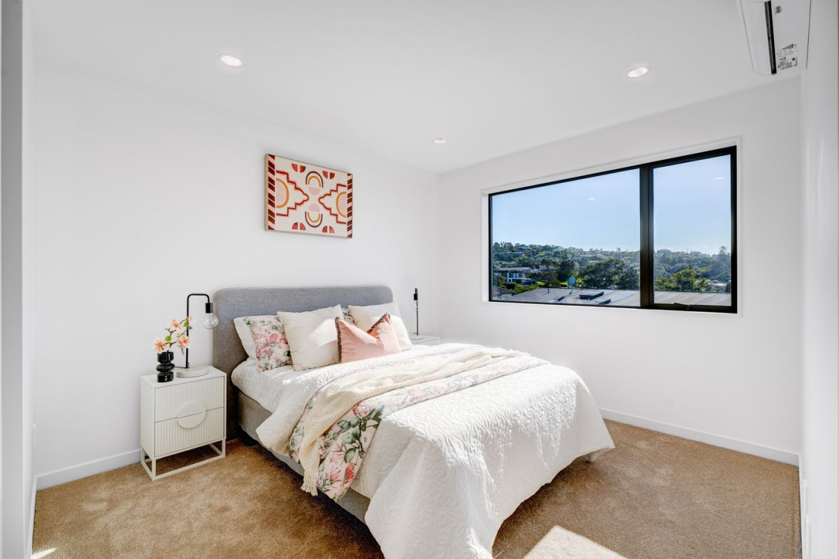 170m2 Sea views 4 beds 3 baths home with double garage, Mere footsteps lead directly to Taylors Bay Beach and scenic coastal reserves, close to schools, Onehunga Mall, Royal Oak shopping centre, zoning of Hillsborough Primary, Waikowhai Intermediate and Onehunga High School, Lot 3/80 Goodall Street, Hillsborough, Auckland