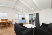 Renovated 3 beds 1 bath house with car parks on 404m2 section, currently rented, easy access to local schools, Glen Eden shops, train station, library, and New Lynn amenities. Zoned for Green Bay High School, 30A Leo Street, Glen Eden, Auckland