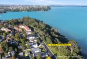 Sea views, Next to a seaside reserve, 123m2 3 beds 2 baths house with double garage, zoned for Blockhouse Bay School, Blockhouse Bay Intermediate, Lynfield College, and Green Bay High School, 51 Taunton Terrace, Blockhouse Bay, Auckland