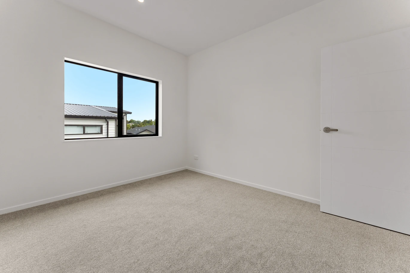 3 beds 2.5 baths home with garage, close to schools, shopping centres, 19D Vida Place, Howick, Auckland