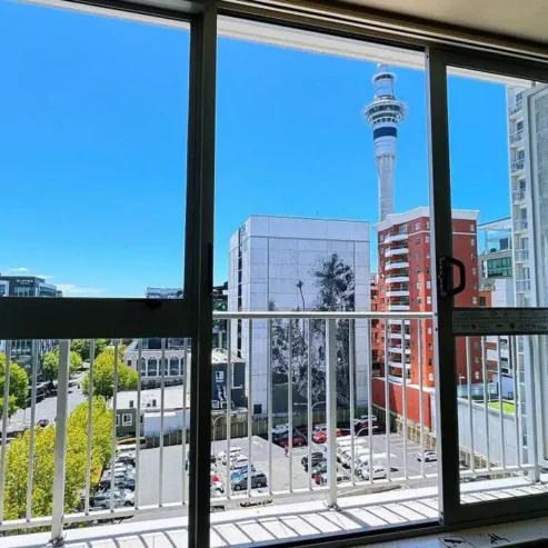 Auckland Girls’ Grammar School zone, Freehold 2 beds 1 bath apartment with car park, 0.9 km to Auckland Girls’ Grammar School, 826/72 Nelson Street, City Centre, Auckland