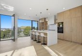 Brandnew standalone 4 beds (2 ensuites) 3.5 baths house with double garage on 216m2 section, close to schools parks, Remuera golf club, shopping centre, 7 Awa Crescent, St Johns, Auckland