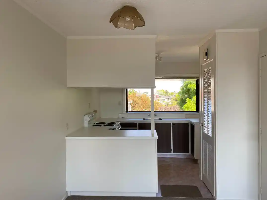 For rent, 3 beds 2 baths 2 level family home with garage, available 30th May, 2/180 Sandspit Road, Cockle Bay, Auckland