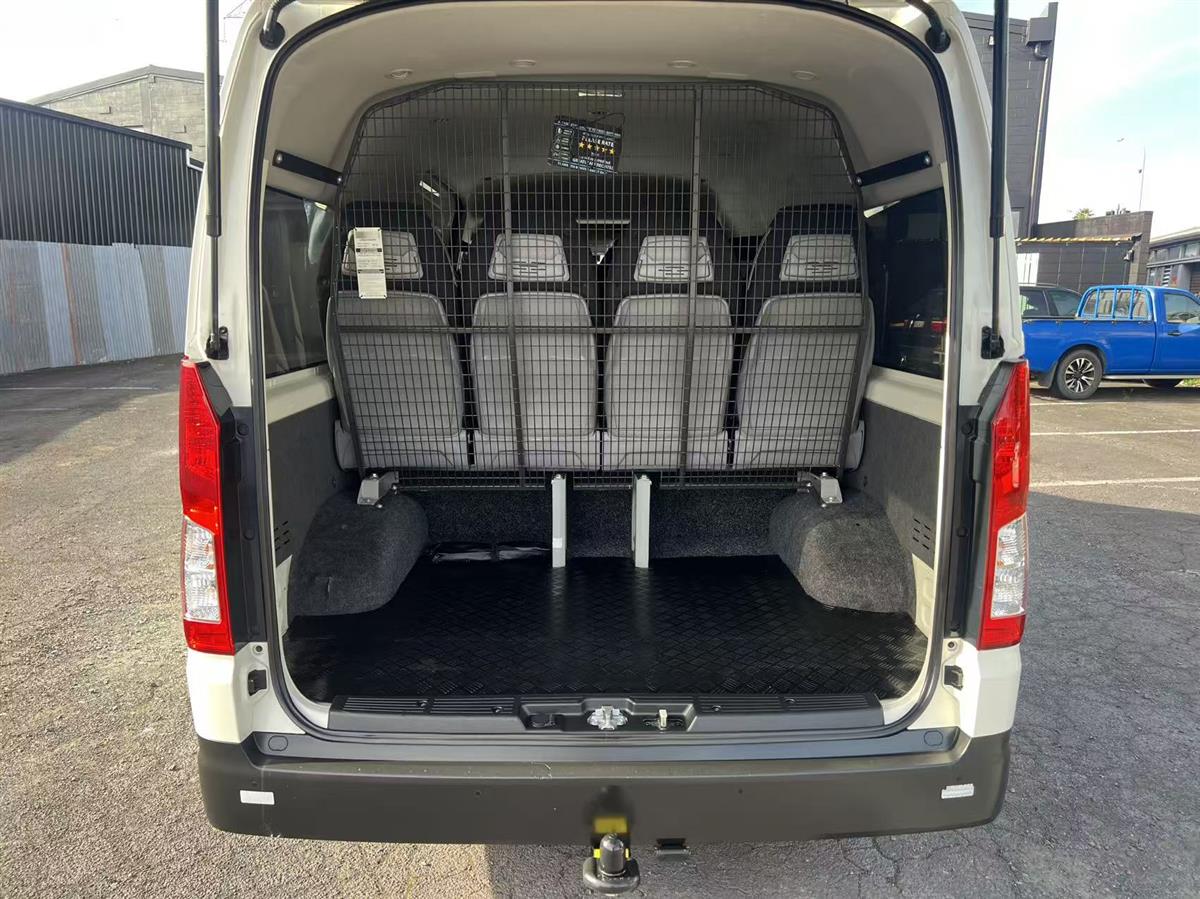 2023 Toyota Hiace ZX MB 2.8DT/6AT Van Automatic, 12 seats, Minibus, Diesel, 2,755 cc, 66,125 km