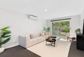 190m2 Standalone 3 beds 2 baths house with double garage, close to to Botany Town Centre and Meadowlands Shopping Centre, zoned for Cockle Bay School, Somerville Intermediate and Howick College, 1/8 Alicia Road, Somerville, Auckland