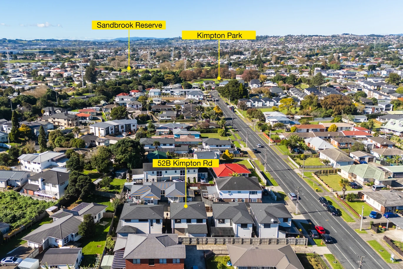 Standalone 4 beds 2.5 baths home with garage, close to schools, shopping centres, parks, easy motorway access, 52B Kimpton Road Papatoetoe, Auckland