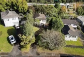 Must sell, Urgent sell, 3 beds 1 bath house on 651m2 section with RC, BC, EPA for 6 new home: 5 x three-storey units and 1 x two-storey unit, each unit has a carport, currently rented at $500 per week, 40 Holmes Drive South Massey, Auckland