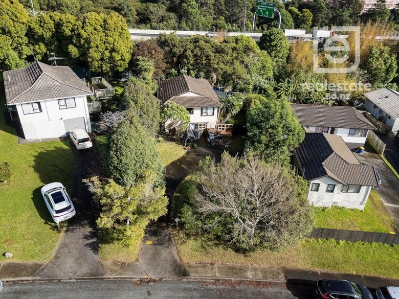 Must sell, Urgent sell, 3 beds 1 bath house on 651m2 section with RC, BC, EPA for 6 new home: 5 x three-storey units and 1 x two-storey unit, each unit has a carport, currently rented at $500 per week, 40 Holmes Drive South Massey, Auckland
