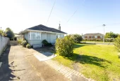 4 beds 1 bath house on 675m2 section, with RC approved for the development of four standalone houses, with individual vehicle crossings, stormwater wastewater onsite. Approved in two stages, you can keep the existing house but build a new one with no rent lost, close to schools, shops, supermarket, 27 James Street Mangere East, Auckland