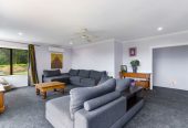 Must sell, Vendor’s Circumstances Changed, Botany Downs Secondary College zone, 4 beds 1 bath house on 8093m2 section, 5.4 km to Botany Downs Centre, 525 Whitford Road, Whitford, Auckland