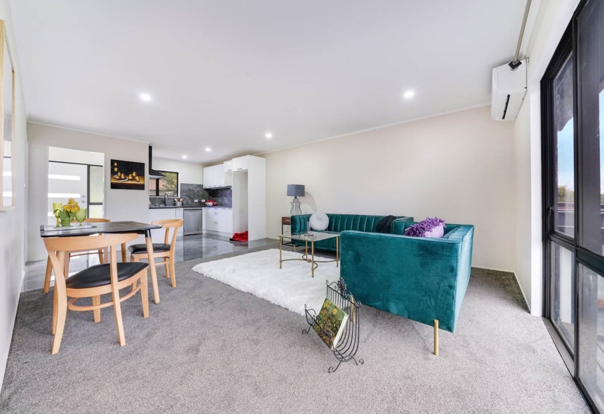 Fully renovated 2 beds 1 bath home with carport, Generous front & backyard, move-in ready, close to schools, seaside reserve, Clendon Shopping Centre, 0.6 km to Roscommon School, 4/60 Moncrieff Avenue, Clendon Park, Auckland
