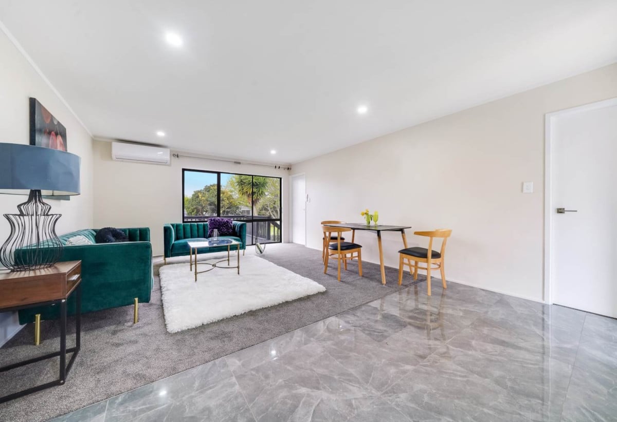 Fully renovated 2 beds 1 bath home with carport, Generous front & backyard, move-in ready, close to schools, seaside reserve, Clendon Shopping Centre, 0.6 km to Roscommon School, 4/60 Moncrieff Avenue, Clendon Park, Auckland