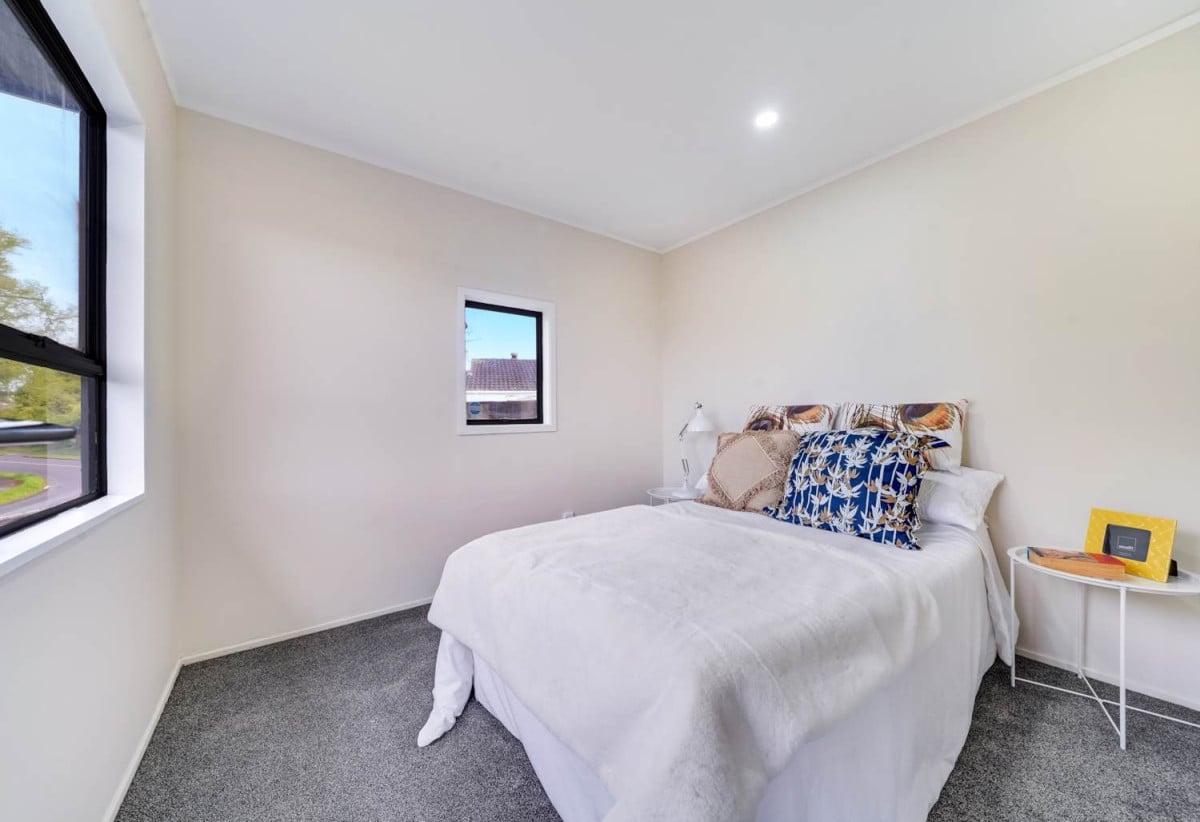 Fully renovated 2 beds 1 bath home with carport, Generous front & backyard, move-in ready, close to schools, seaside reserve, Clendon Shopping Centre, 0.6 km to Roscommon School, 4/60 Moncrieff Avenue, Clendon Park, Auckland