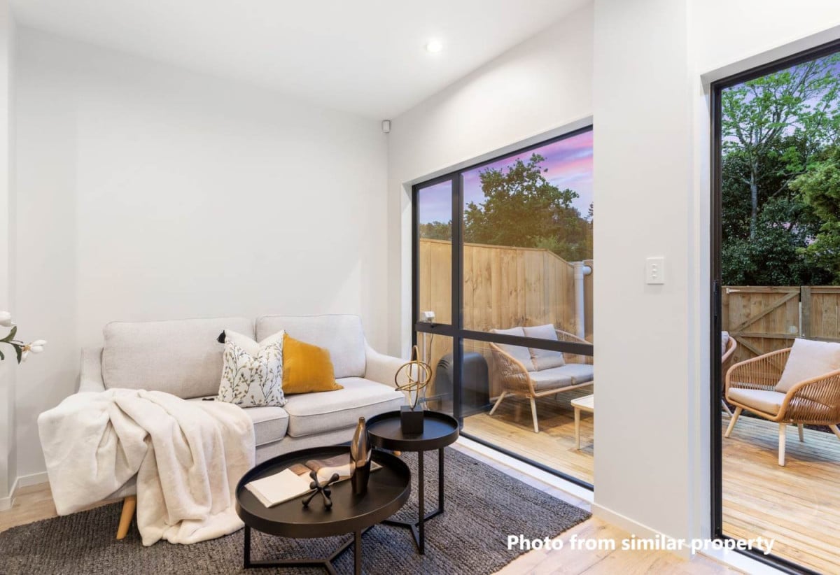 3 beds (1 ensuite) 2 baths home, an extra living space that can be utilized as a study or another lounge area. a car park and a garden shed, close to schools, shops, motorway access, 0.7 km to Royal Road School, 26D Bellringer Road, Massey, Auckland