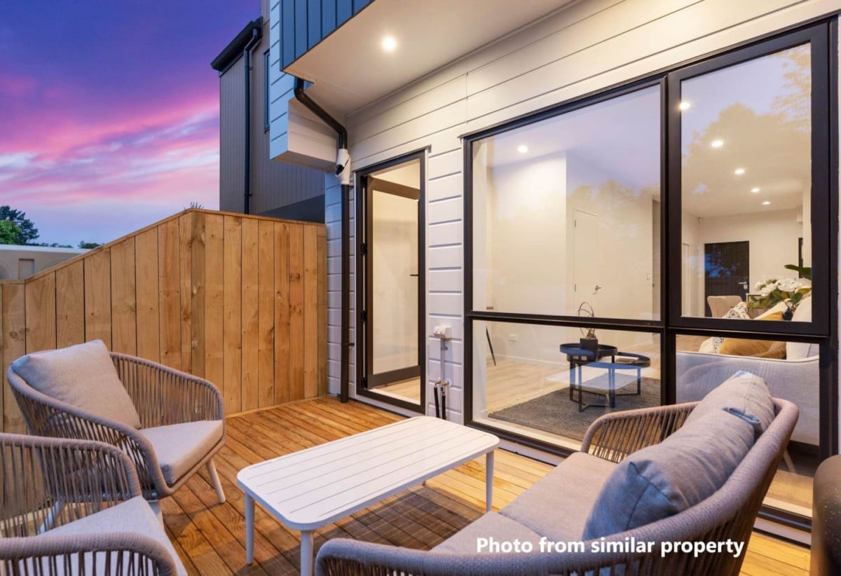 3 beds (1 ensuite) 2 baths home, an extra living space that can be utilized as a study or another lounge area. a car park and a garden shed, close to schools, shops, motorway access, 0.7 km to Royal Road School, 26D Bellringer Road, Massey, Auckland