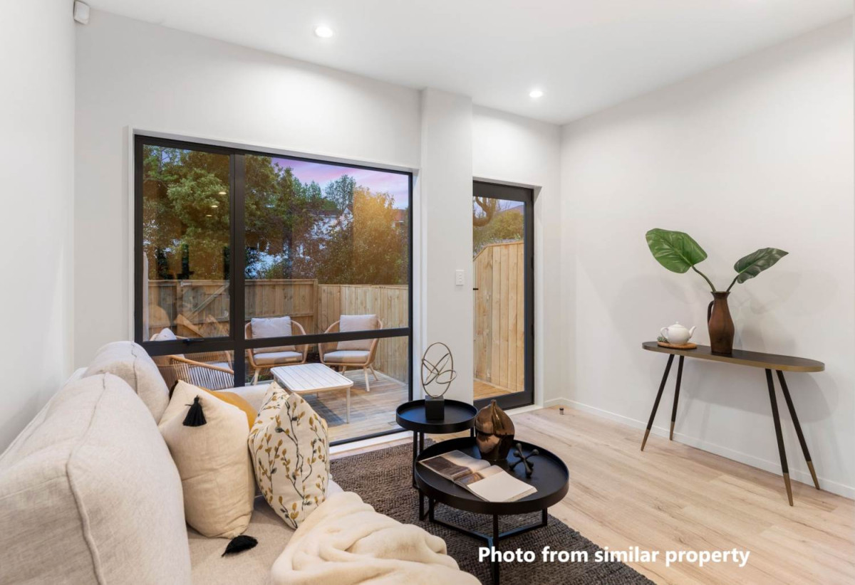 3 beds (1 ensuite) 2 baths home, an extra living space that can be utilized as a study or another lounge area. a car park and a garden shed, close to schools, shops, motorway access, 0.7 km to Royal Road School, 26D Bellringer Road, Massey, Auckland