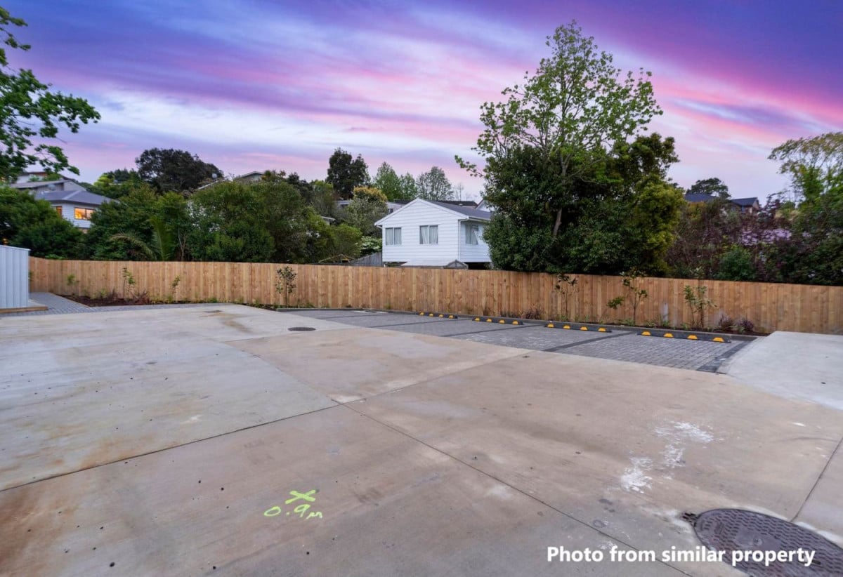 3 beds (1 ensuite) 2 baths home, an extra living space that can be utilized as a study or another lounge area. a car park and a garden shed, close to schools, shops, motorway access, 0.7 km to Royal Road School, 26D Bellringer Road, Massey, Auckland