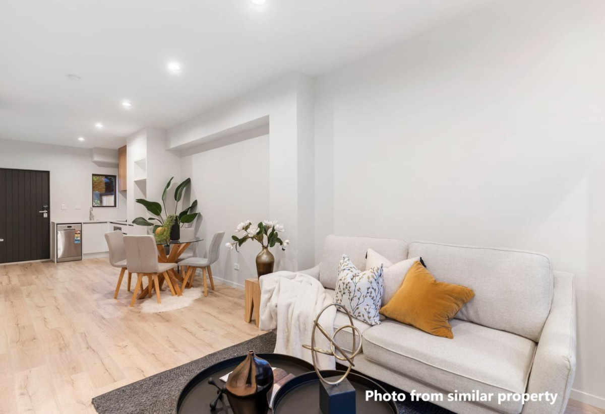 3 beds (1 ensuite) 2 baths home, an extra living space that can be utilized as a study or another lounge area. a car park and a garden shed, close to schools, shops, motorway access, 0.7 km to Royal Road School, 26D Bellringer Road, Massey, Auckland