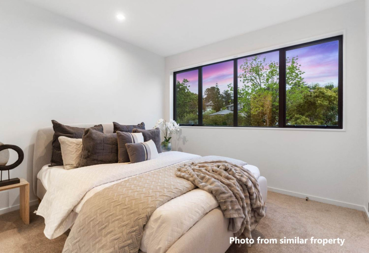 3 beds (1 ensuite) 2 baths home, an extra living space that can be utilized as a study or another lounge area. a car park and a garden shed, close to schools, shops, motorway access, 0.7 km to Royal Road School, 26D Bellringer Road, Massey, Auckland