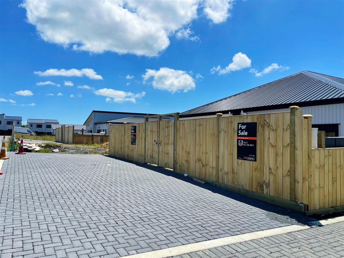 10 Year Master Build Guarantee, brandnew 3 beds 2 car parks home, Ceiling storage, under construction, end of December 2025 completed, 228 Bremner Road, Karaka, Auckland