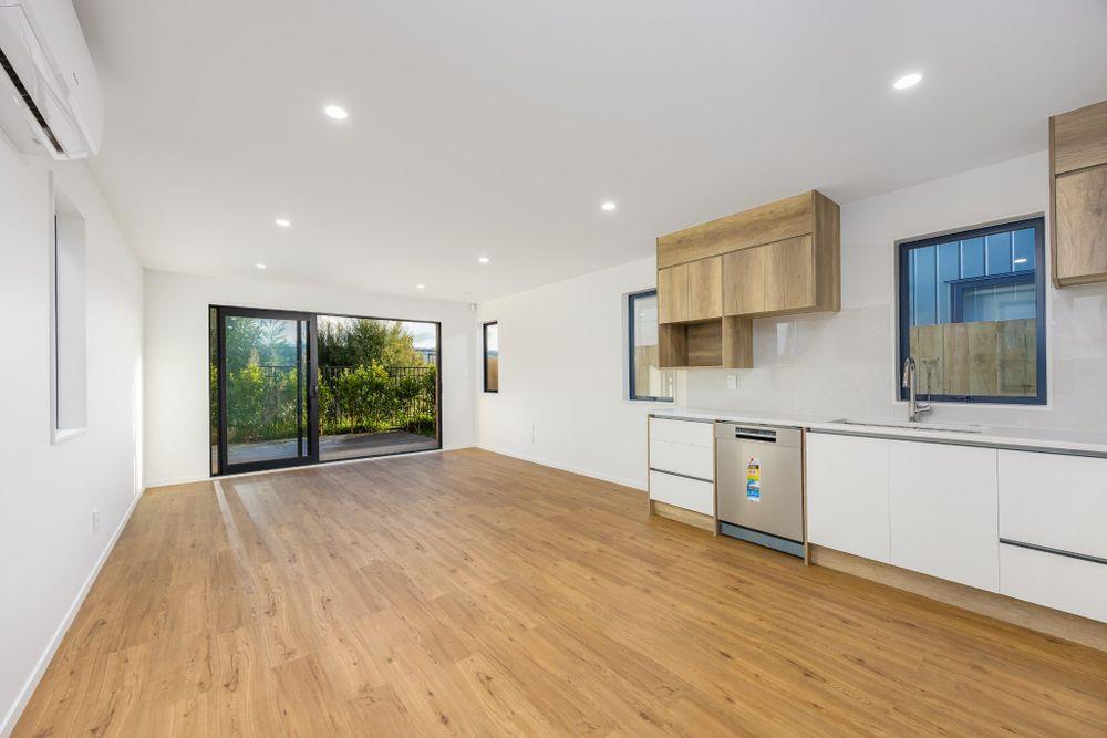 Brandnew standalone 3 beds 2.5 baths house with garage, move-in ready, close to the train station, shops, cafes, schools, child care center and the famous Bruce Pulman Park. Zoned for Kauri Flat School, Mansell Senior School and Papakura High School, 25 John Gray Street, Takanini, Auckland