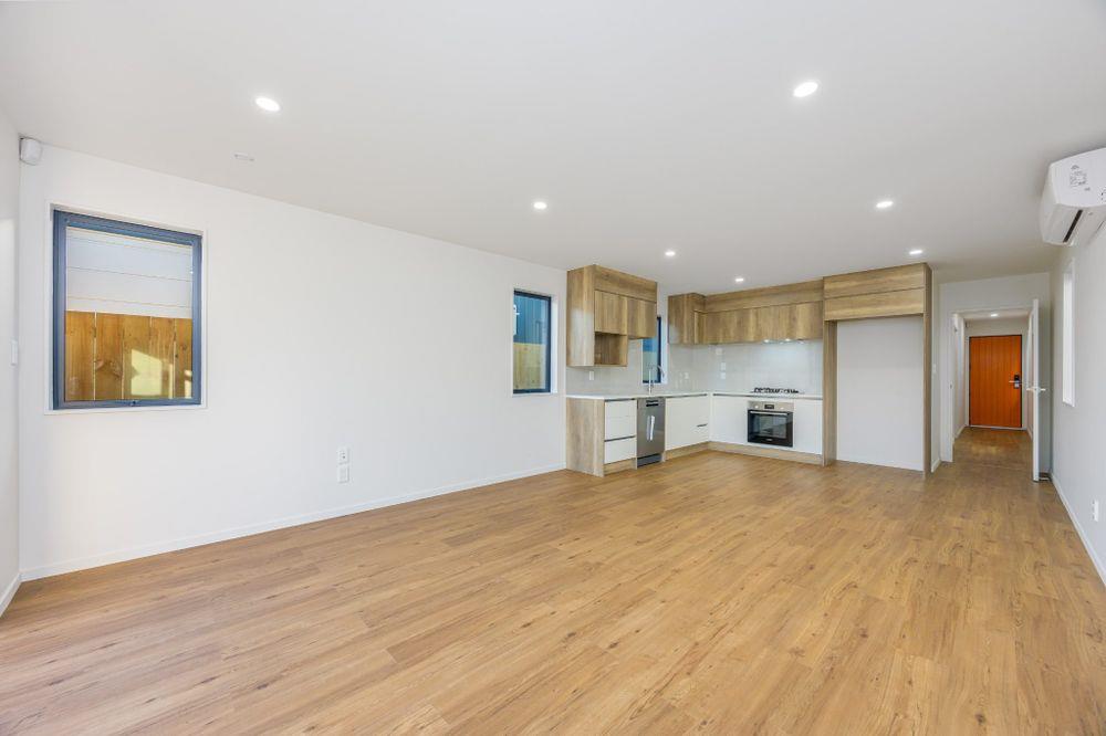 Brandnew standalone 3 beds 2.5 baths house with garage, move-in ready, close to the train station, shops, cafes, schools, child care center and the famous Bruce Pulman Park. Zoned for Kauri Flat School, Mansell Senior School and Papakura High School, 25 John Gray Street, Takanini, Auckland